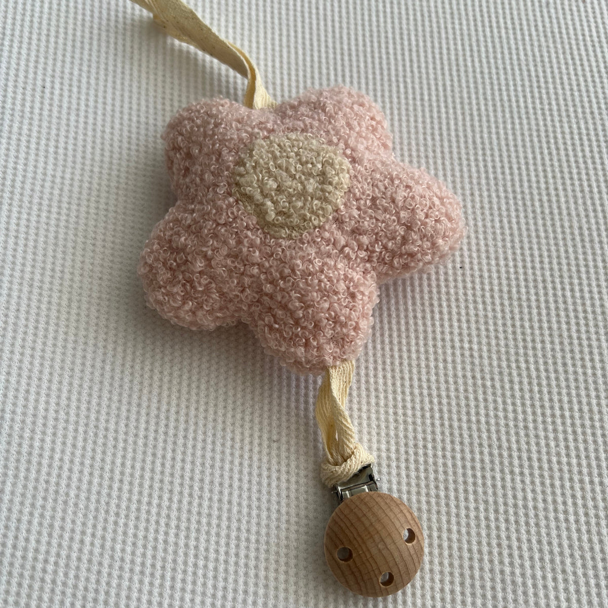 Bouclé Daisy Pacifier Clip