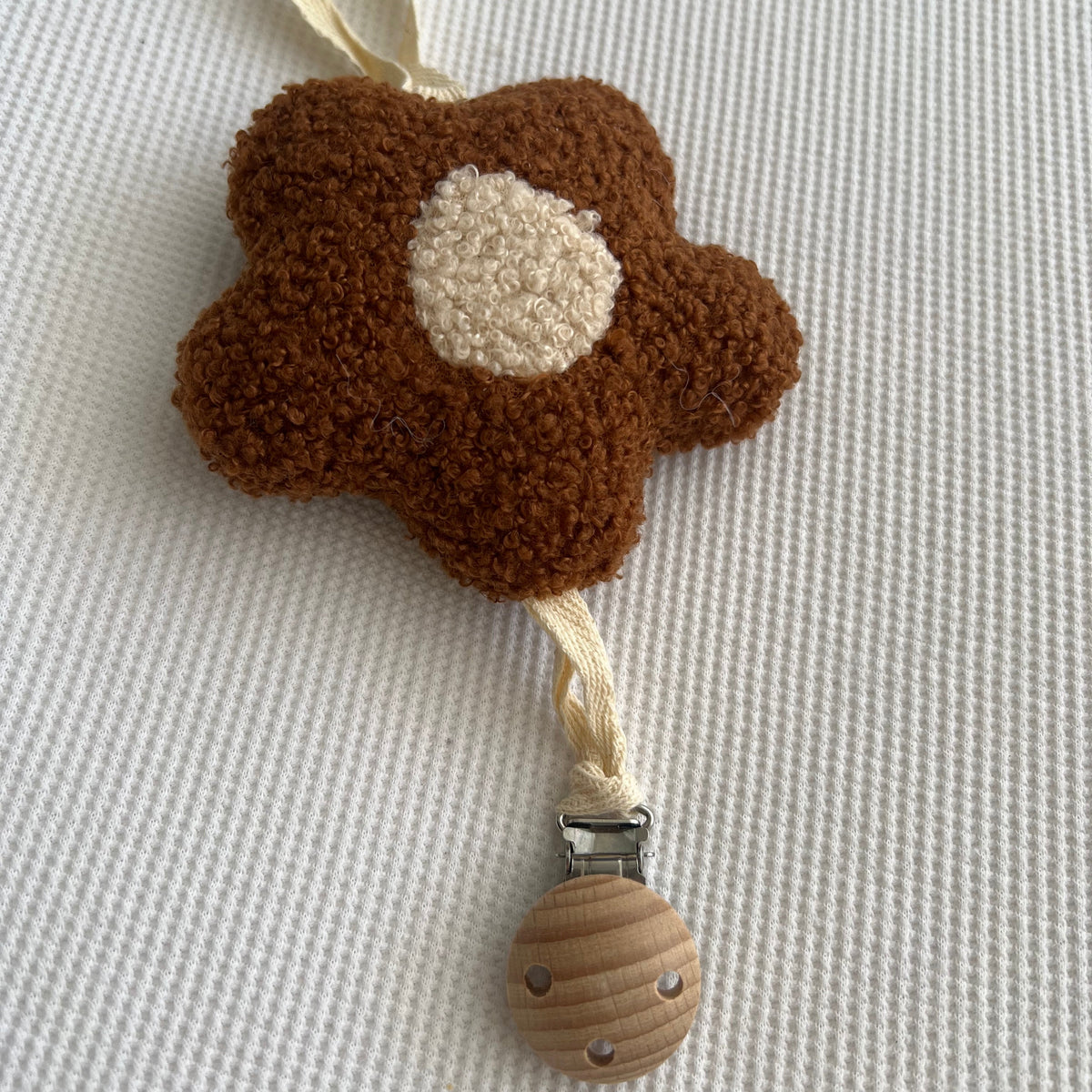 Bouclé Daisy Pacifier Clip