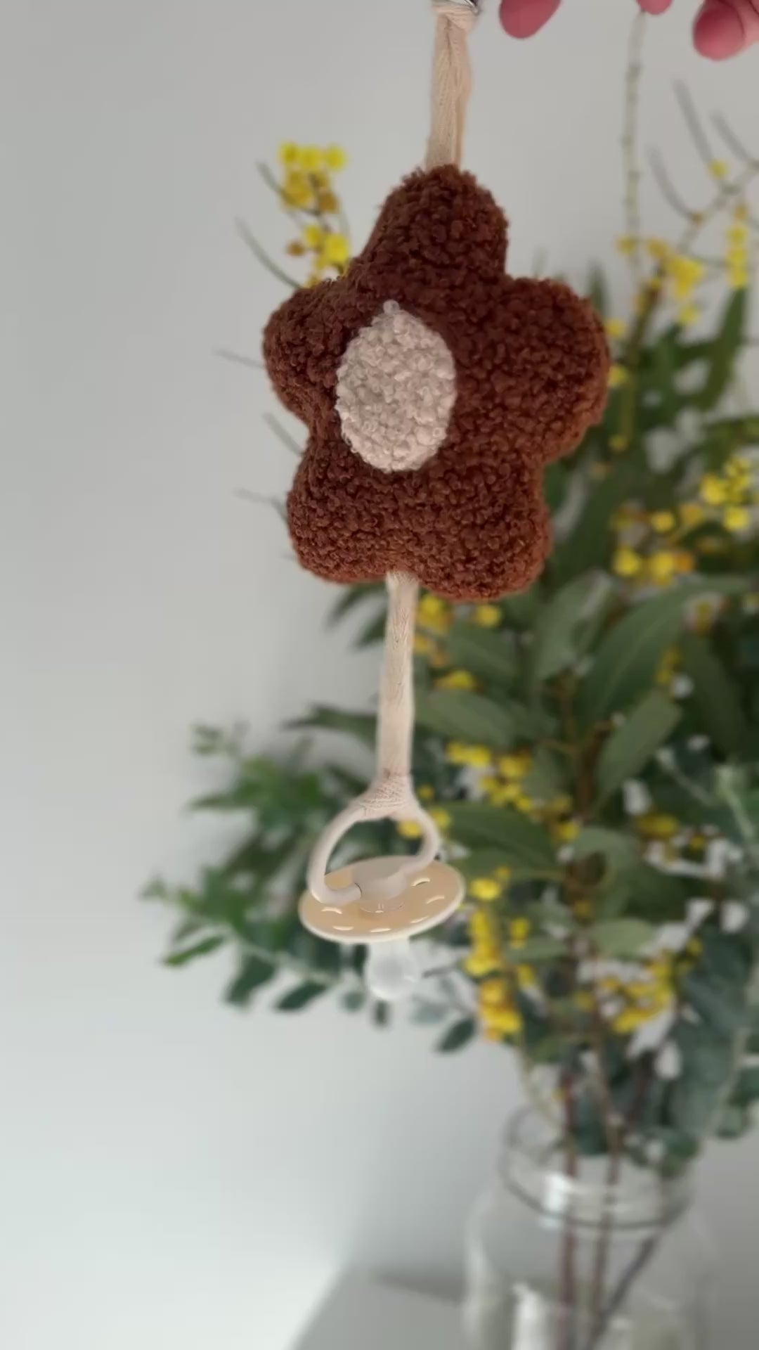 Bouclé Daisy Pacifier Clip